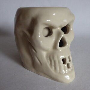 NEW 2005 TIKI FARM WHITE SKULL CERAMIC TIKI MUG